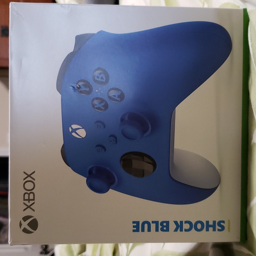 XBox controller, shock blue